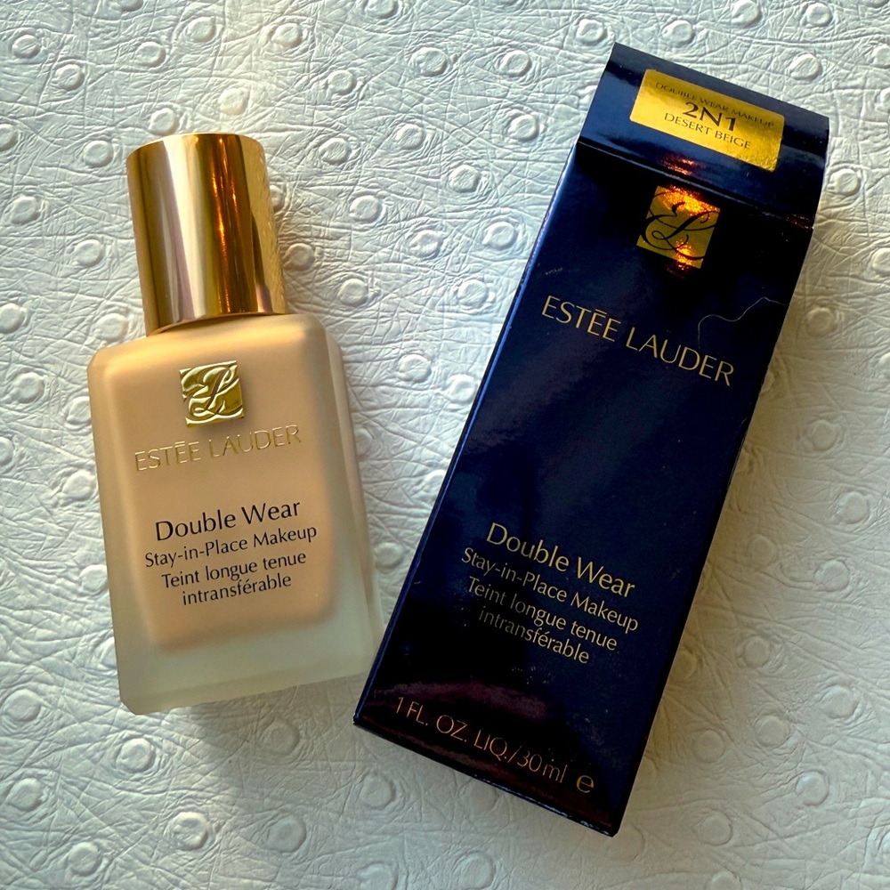 NEW Estée Lauder Double Wear Stay-in-Place foundation in shade 2N1 Desert Beige